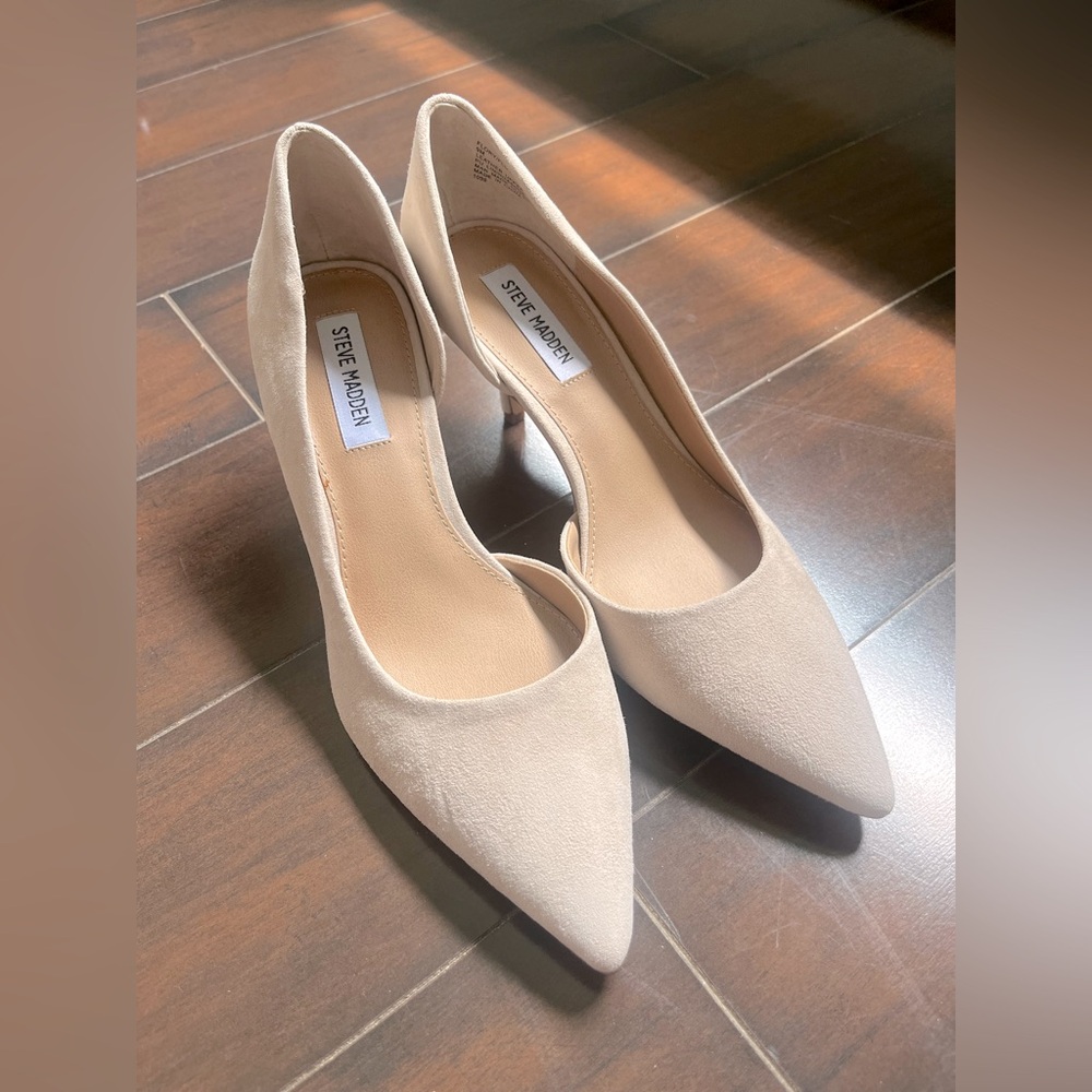 Steve Madden Cream Pointed Toe Heels NWT